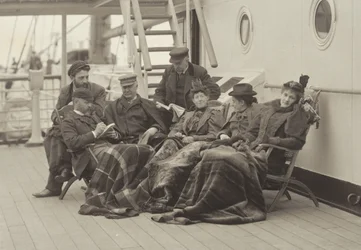 Sime Herrmann, de heer en mevrouw Mann, dr. Brown, de heer McGibbon, juffrouw Linthicum en Emmy — Aan boord van de Bourgogne, 5–14 mei 1896