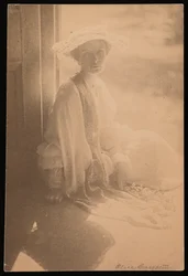 Foto van Agnes Pelton door Alice Broughton (zwart-wit foto)