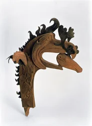 Terminal die een griffioen afbeeldt die een hert in zijn snavel houdt, uit de Pazyryk grafheuvels, 5e eeuw v.Chr.