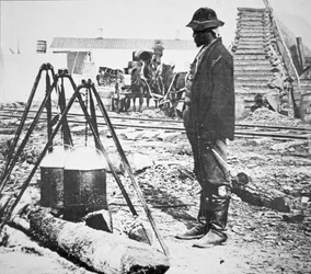 Een zwarte kok in een kamp van het Leger van de Unie tijdens de Amerikaanse Burgeroorlog (1861-65)