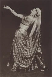 Ann Pavlova als Rhada in "Oriental Impressions" (z/w foto)