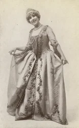 Lucrezia Bori, als "Manon Lescaut" (z/w foto)