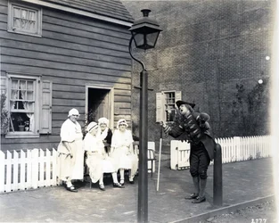 Stadsomroeper op de hoofdstraat, 1926