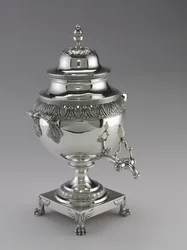 Thee-urn, vervaardigd door Harvey Lewis, 1811-25