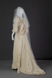 Trouwjurk, 1892