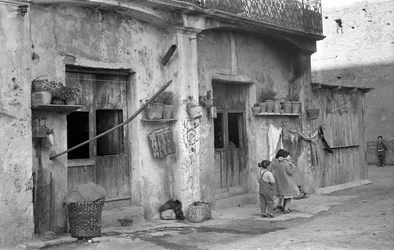 MEISJES IN CROTONE