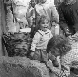 Groep kinderen in Scalilla, Palermo, Sicilië, Italië