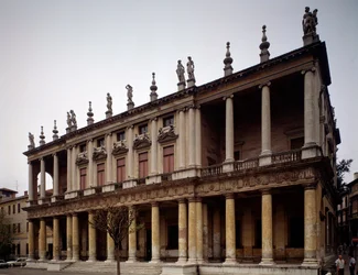 Gevel van het Chiericati paleis.