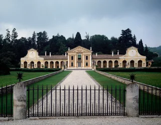 Uitzicht op de villa Barbaro of Volpi