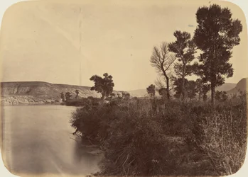 Plaat 25. Green River Valley, neerkijkend op de rivier,1869 (foto)