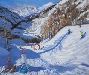 Schaduw van een spar en skiërs, Tignes, 2014