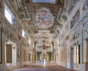 Plafond van de zaal met de Bologna Kwartieren, Zaal van de Wachten, Este Hertogelijk Paleis, Sassuolo, Italië