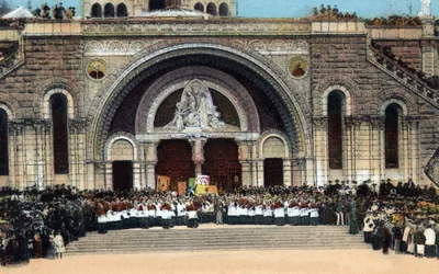 Ingang van de Rozenkrans en Zegen van het Allerheiligste Sacrament - Lourdes - Hautes Pyrénées (65) rond 1930.