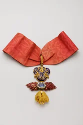 Orde van het Gulden Vlies: Spaans Gulden Vlies - Insigne behorend tot Jean Charles de Saldanha Oliveira e Daun (1790-1876) - Midden 19e eeuw - Goud, diamanten, saffier en email - Privécollectie