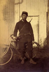 Foto uit een persoonlijk album van een infanterieluitenant tijdens de eerste maanden van de Eerste Wereldoorlog