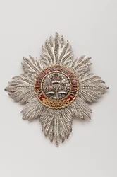 Verenigd Koninkrijk - Orde van het Bad: Ridderplaat behorend tot George IV (1762-1830), Regent, daarna Koning van Engeland (1820-1830) - Gemaakt door Rundell, Bridge & Rundell, Londen - 1813 - Goud, zilver, diamanten en email - H 11,9 cm; b 10,6 cm; gewic
