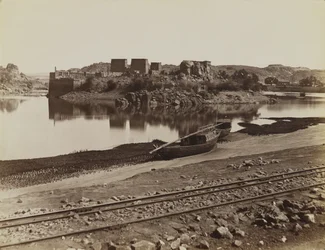 Philae, uitzicht op de oostelijke oever van de Nijl, noordwest