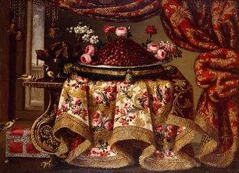 Een schaal aardbeien met bloemen op een kussen en een tazza vijgen op een tafel gedrapeerd met een geborduurd kleed, met vogels en een kist naast een gordijn en raam