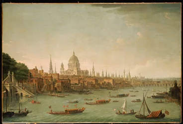 Een panoramisch uitzicht op de stad Londen vanaf de Theems bij de Waterpoort van Somerset House