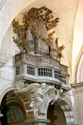 Testa-orgel met marmeren sculptuur