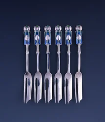 Een set van zes Liberty zilveren en geëmailleerde gebaksvorken