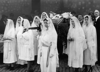 Paasrituelen: zegenen van de lammeren bij Sant Agnese fuori le Mura, Rome, c.1940-46
