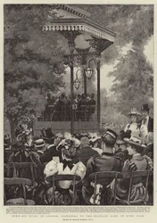 Openluchtmuziek in Londen, luisteren naar de militaire band in Hyde Park