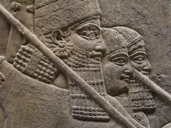 Koning Ashurnasirpal II tijdens een koninklijke leeuwenjacht, 7e eeuw v.Chr.