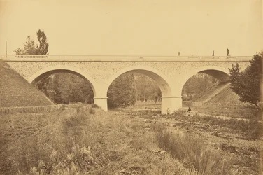 Viaduct over de Rhins, bij Pradines