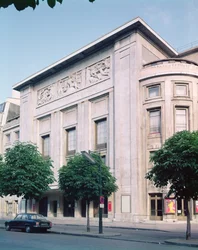 Champs-Elysées Theater