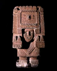 Azteekse kunst: voorstelling van Chicomecoatl (ook wel Xilonen genoemd), godin van het Maïs en de Vruchtbaarheid. Nationaal Museum voor Antropologie, Mexico