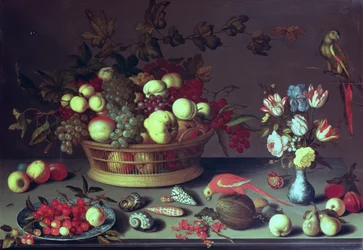 Een mand met druiven en ander fruit