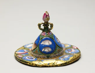 Gedekte kom, schotel en lepel met astrologische decoratie, begin 19e eeuw