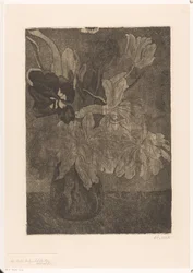 Vaas met tulpen