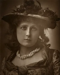 Britse actrice Helen Forsyth in Sophia, 1886