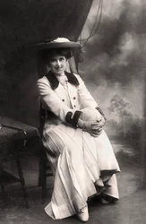 Decima Moore 1871-1964, Engelse actrice, 1907