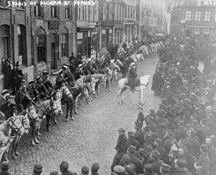 Spahis van Algerije in Furnes, 1914-15
