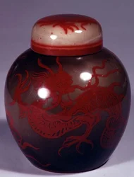 Gemberpot en deksel versierd door Hilda Beardmore