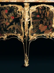 Een Louis XV commode