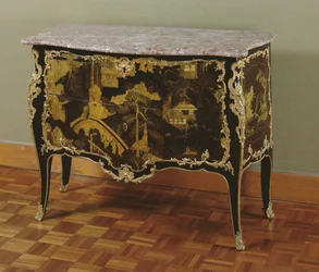 Louis XV commode