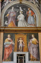 Sint Apollonia en Sint Lucia, bovenaan Ippolita Sforza omringd door heiligen en nonnen, fresco door Bernardino Luini in de kerk van Sint Maurice in het Maggiore Klooster, Milaan, Lombardije, Italië