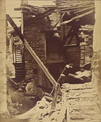 Verwoest huis, na een aardbeving bij Viege, Wallis, Zwitserland