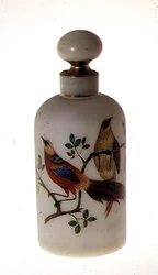 Opaline fles met stop, met vergulde en geëmailleerde decoratie, midden 19e eeuw