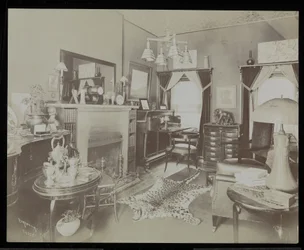 Een Zitkamer in het Huis van de Toneelschrijver Henry Martyn Blossom, op 23 East 30th Street, New York, 1908