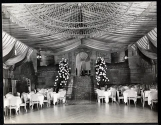 Ontvangstruimte in het Ritz-Carlton Hotel, 1915 of 1916