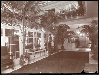 De Lobby en Registratiedesk in het Ritz-Carlton Hotel, ca. 1910-11