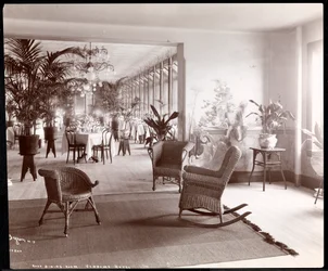 De eetkamer op het dak van het Vendome Hotel, 1903