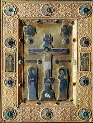 Evangelie van goud en email versierd met gouden bladeren en filigraan kruis met de Maagd en Sint Jan