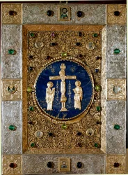 Byzantijnse kunst: omslag van een evangelie versierd met gouden bladeren met filigraan kruisbeeld dat de Maagd en Sint Jan voorstelt. 13e eeuw. Venetië tesoro de San Marco (schat van Sint Marcus)