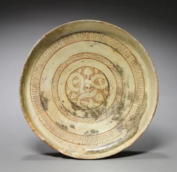 Diep Bord met Decoratieve Patronen, 1100s